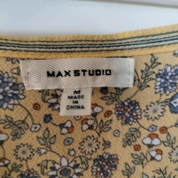 Max Studio Yellow Floral Flare Sleeve Tie Hem Blouse Size Medium - Picture 2 of 7
